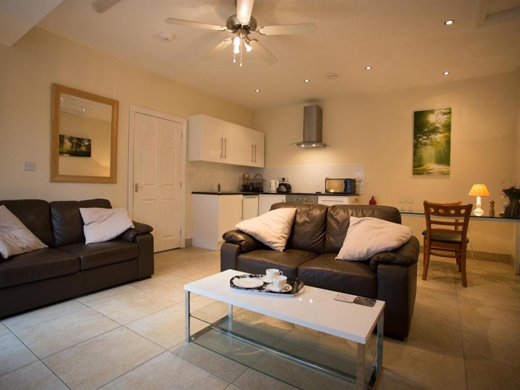 Treetops Cottages & Spa Grimsby Esterno foto