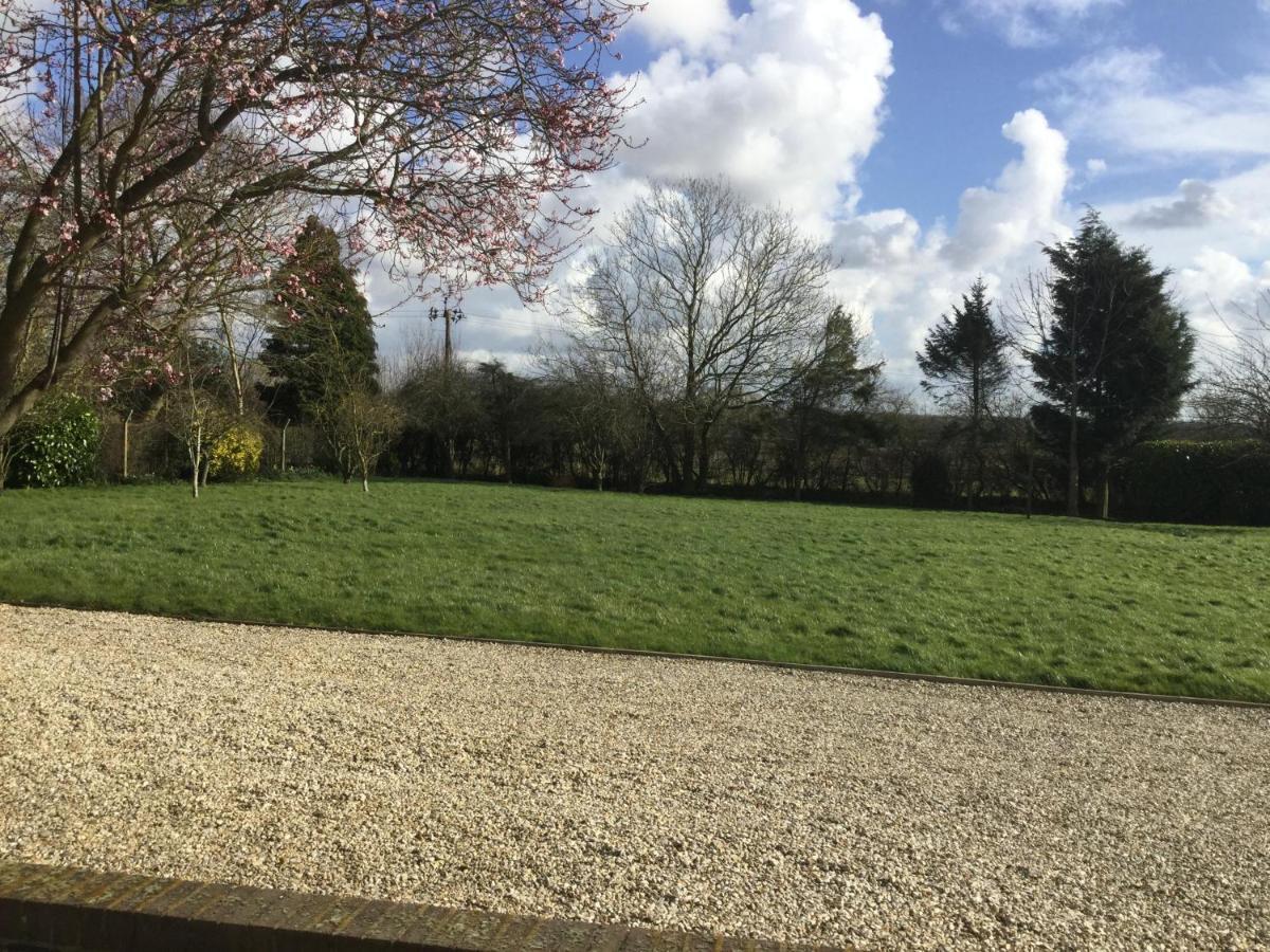Treetops Cottages & Spa Grimsby Esterno foto