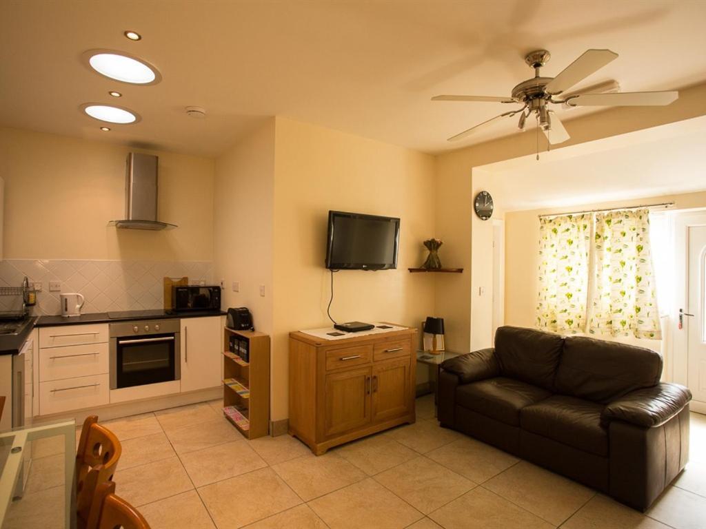 Treetops Cottages & Spa Grimsby Esterno foto