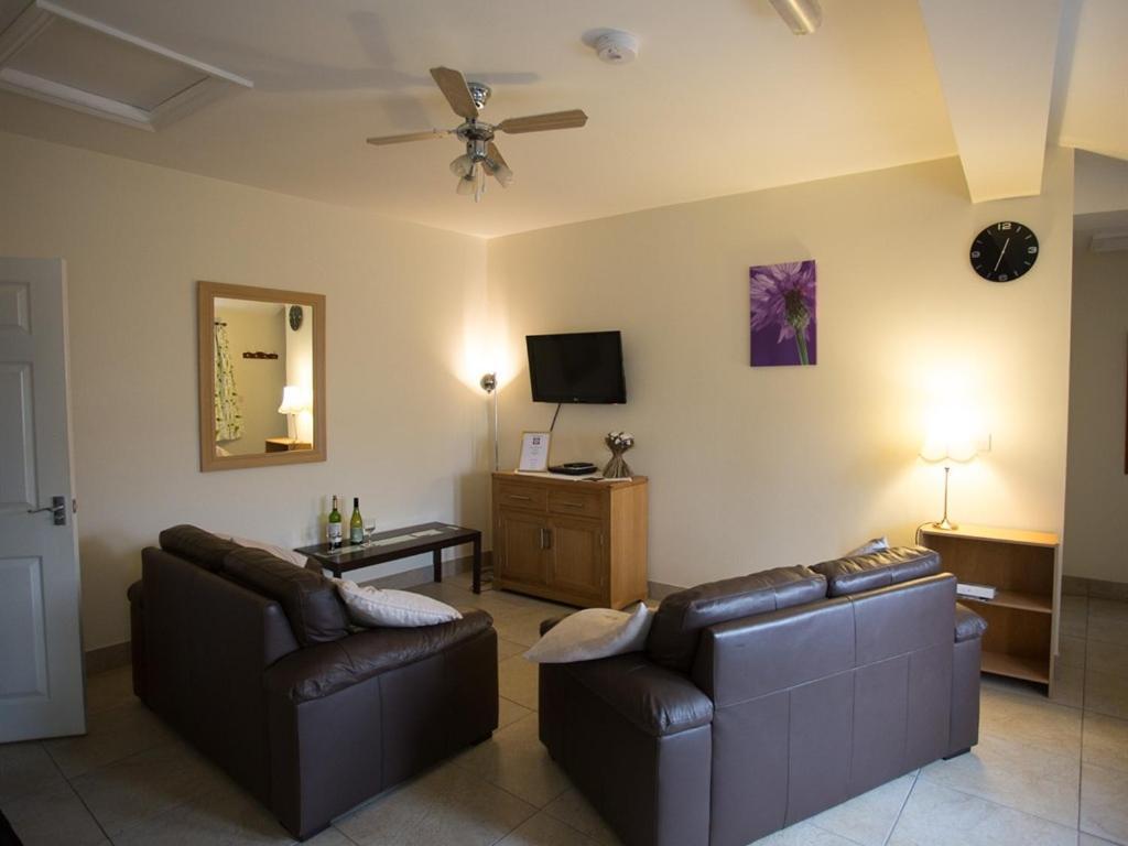 Treetops Cottages & Spa Grimsby Esterno foto