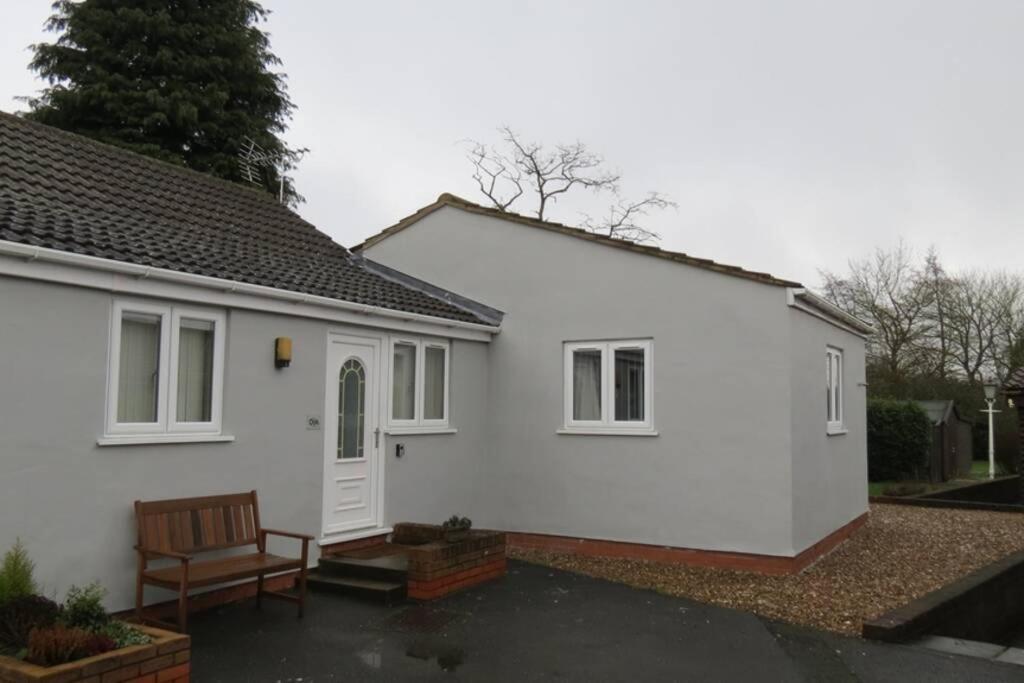 Treetops Cottages & Spa Grimsby Esterno foto