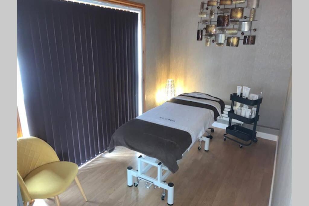 Treetops Cottages & Spa Grimsby Esterno foto
