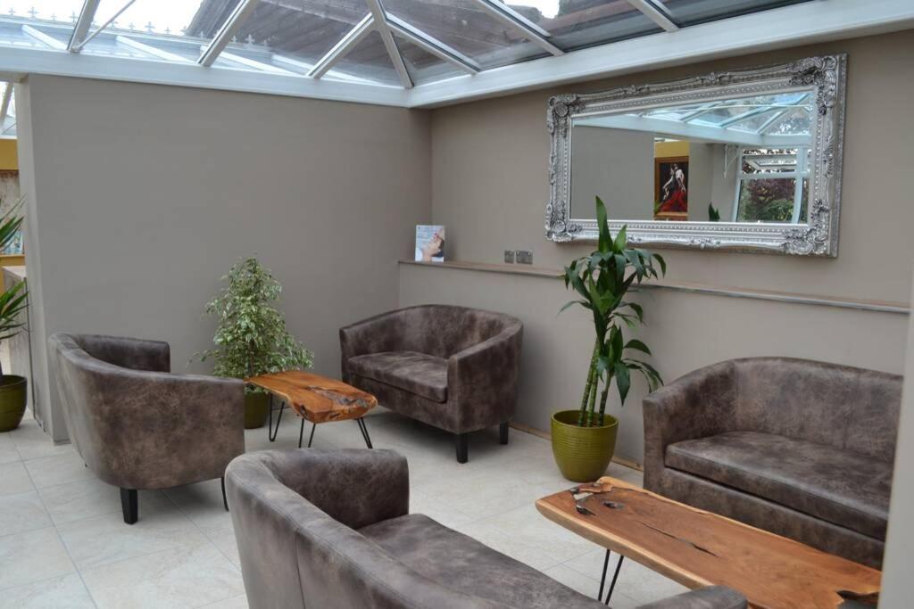 Treetops Cottages & Spa Grimsby Esterno foto