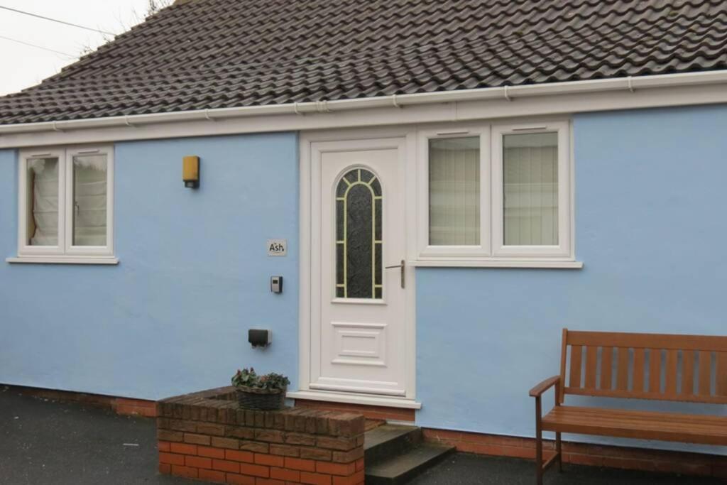 Treetops Cottages & Spa Grimsby Esterno foto