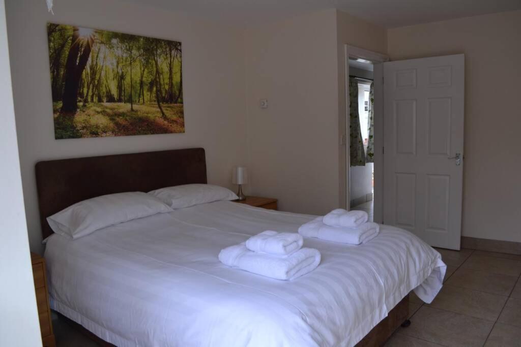 Treetops Cottages & Spa Grimsby Esterno foto