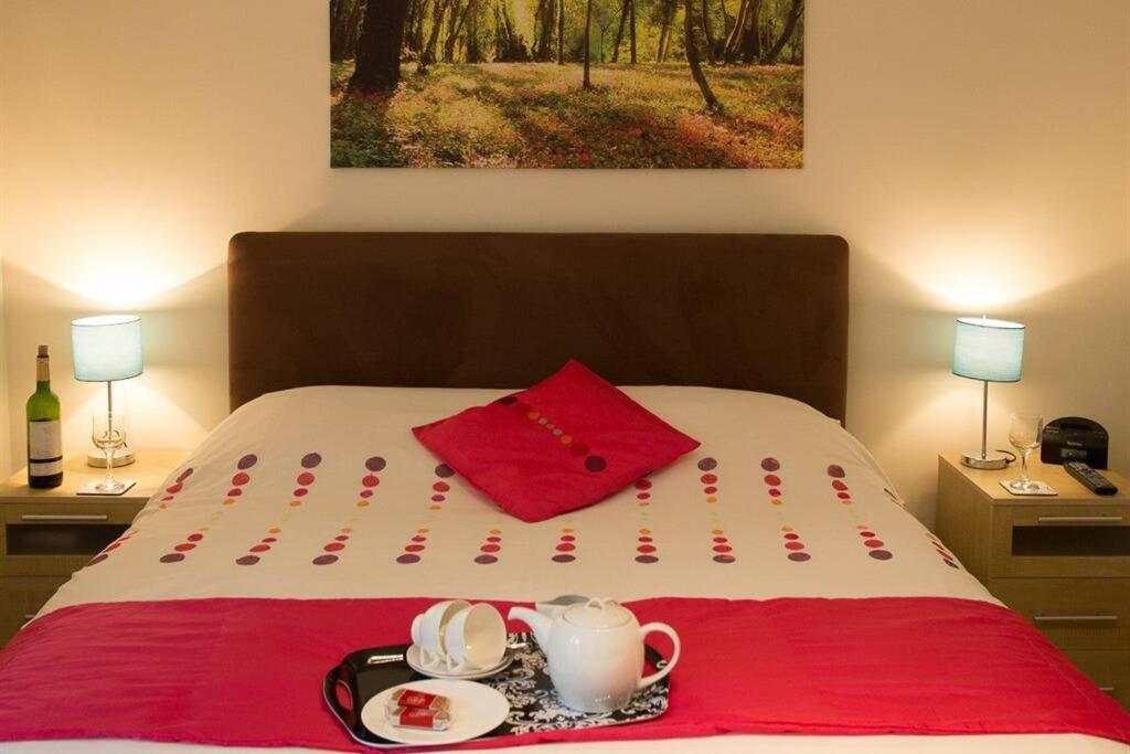 Treetops Cottages & Spa Grimsby Esterno foto